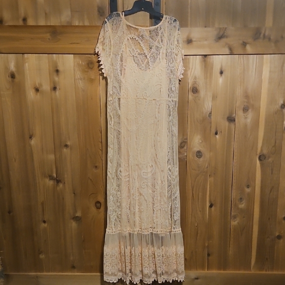 Torrid Cream Lace Maxi Dress - Picture 3 of 3
